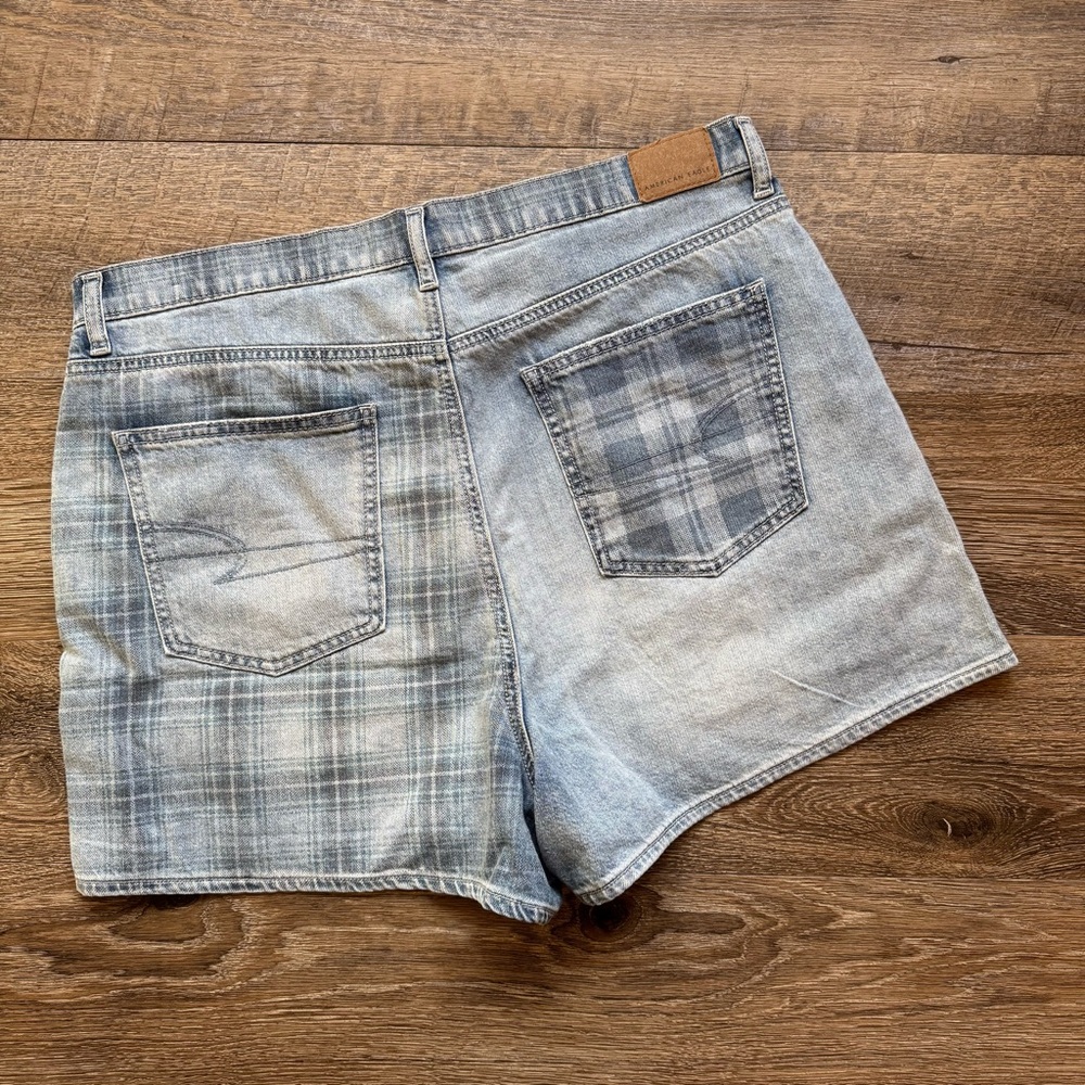 American Eagle Denim Highest Rise Mom Shorts, Women's Size 14 - Picture 5 of 6